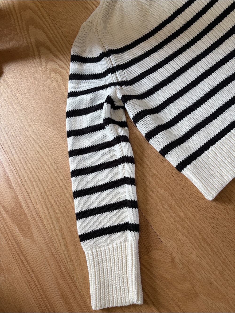 Rollneck Sweater - Picture 9 of 10